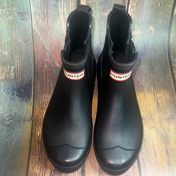 Hunter Women’s size 8 Black Rain Boots - Picture 4 of 9